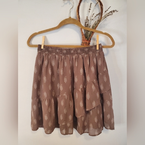 Garnet Hill Dresses & Skirts - Garnet Hill Paisley Print Mini Ruffle Skirt